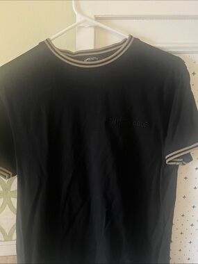 Kenneth Cole Black Short Sleeve Tee with Tan Trim